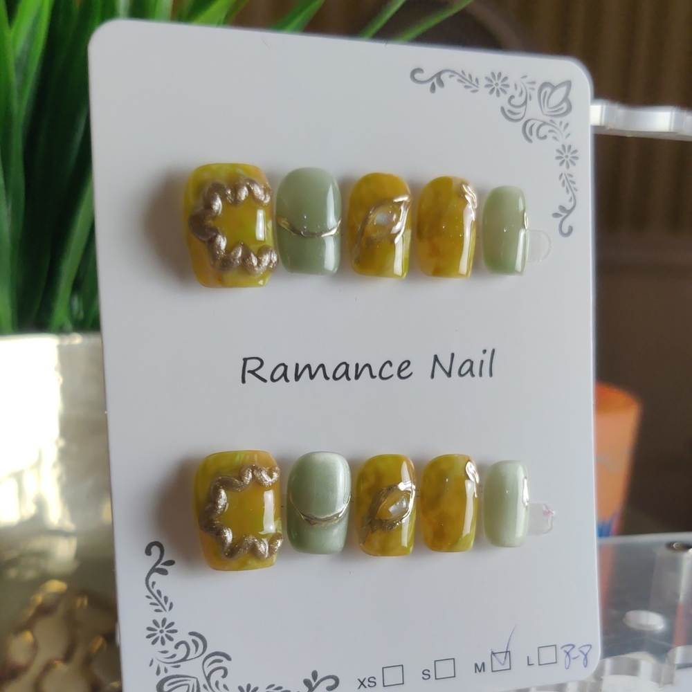 Green and Mustard Marble Press-On Nail Set Med